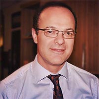 دکتر مجتبی قمری